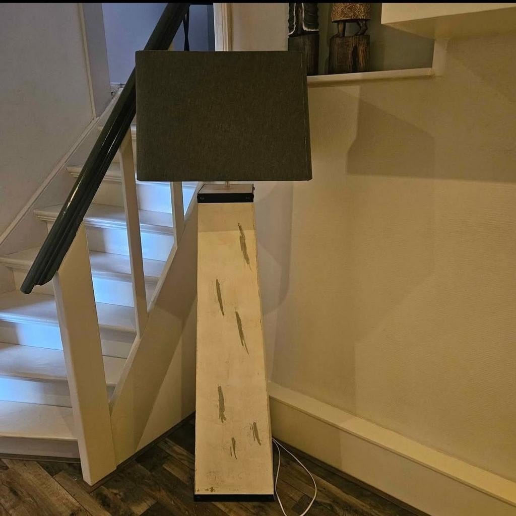 Stijlvolle staande lamp met unieke voet en stoffen kap, Gebruikt, Ophalen of Verzenden, Stof, 150 tot 200 cm
