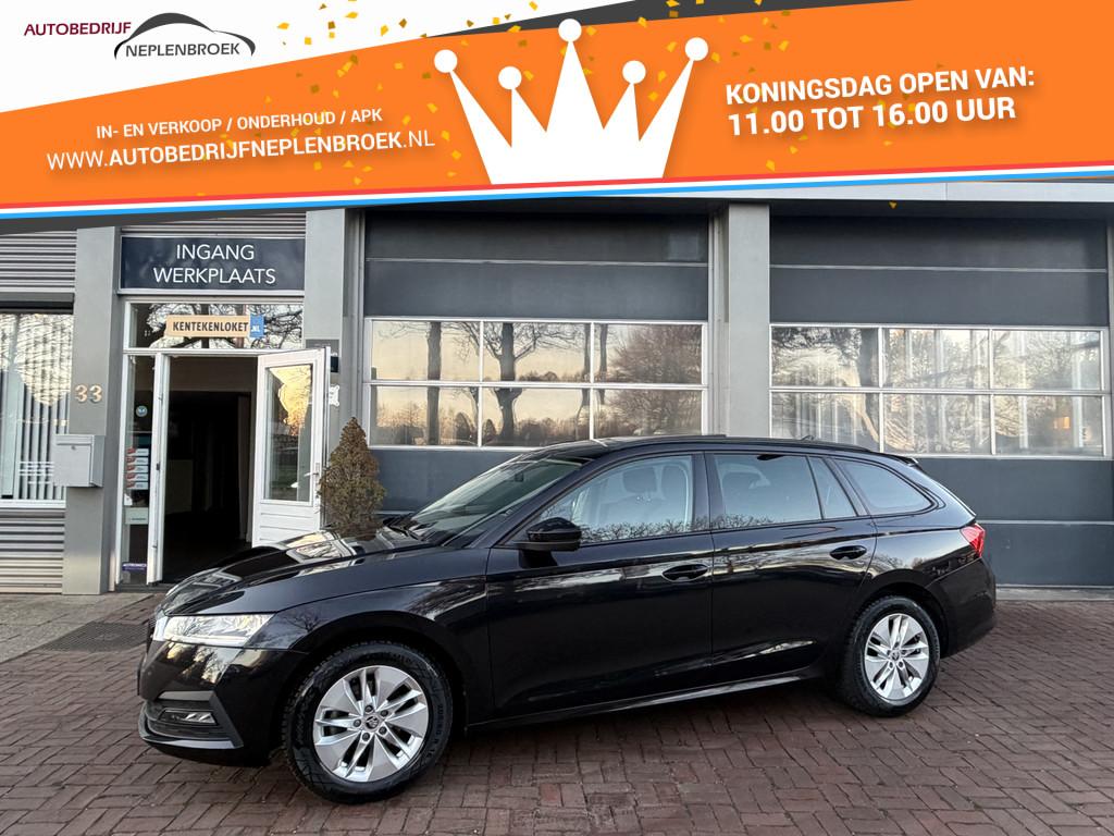Skoda Octavia Combi 1.0 TSI Business Edition | LED | Pano |, Auto's, Skoda, Stof, Gebruikt, Zwart, Origineel Nederlands