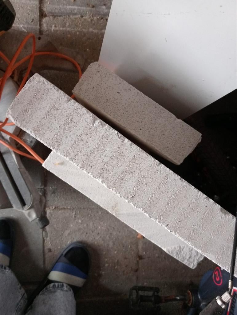 Gratis rest stukken cement blokken, Ophalen of Verzenden, Overige materialen, Minder dan 4 cm, Minder dan 5 m²