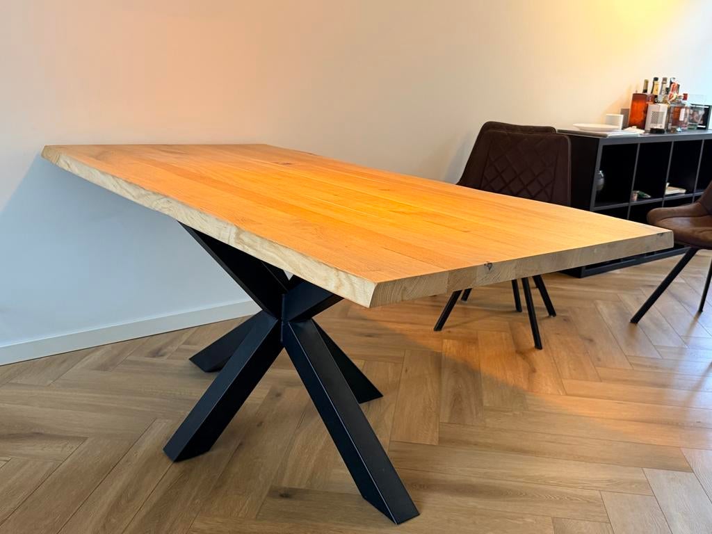 Massief houten boomstamtafel met stalen spinpoot, 100 tot 150 cm, Ophalen of Verzenden, Zo goed als nieuw, 150 tot 200 cm