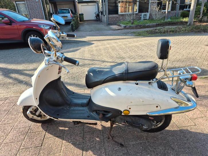 GRATIS!!! Viraggio snorscooter - Opknapper, Fietsen en Brommers, Snorfietsen en Snorscooters, Gebruikt, Overige merken, Benzine