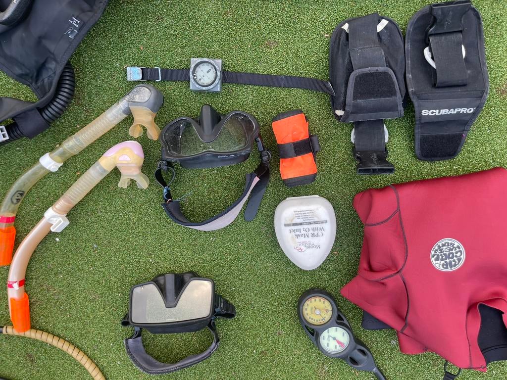 OVERCOMPLETE DUIK SET(S), Watersport en Boten, Duiken, Ophalen of Verzenden, Zo goed als nieuw