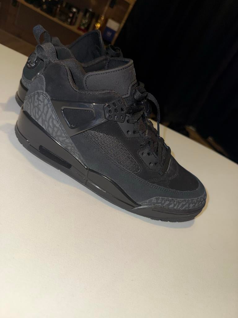Jordan 4 Spizike - Zo goed als nieuw, Ophalen of Verzenden, Zo goed als nieuw, Zwart, Sneakers of Gympen