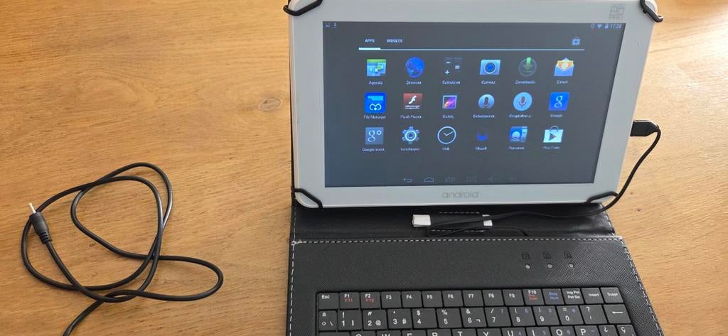 Goed werkende 10 inch tablet met toetsenbord en hoes, Ophalen