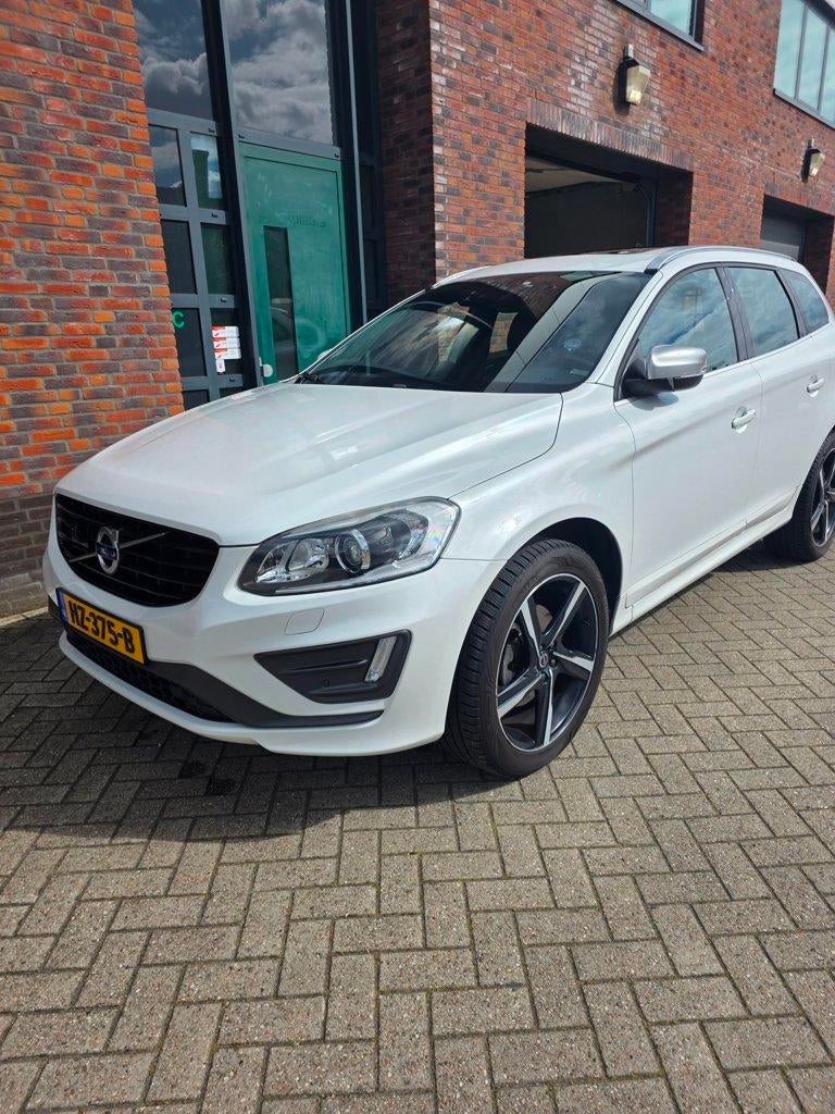 Volvo XC60 2.0 D4 FWD R-Design panoramadak.nieuwstaat, Auto's, 1969 cc, Wit, Bedrijf, Lichtsensor