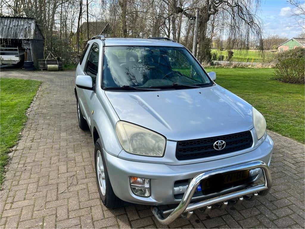 Toyota Rav4 1.8 I 3D 2003 Grijs, Voorwielaandrijving, 4 cilinders, 4 stoelen, 49 €/maand