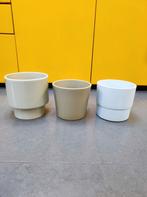 Drie groene en blauwe bloempotten, Rond, Ophalen of Verzenden, Aardewerk, Minder dan 40 cm