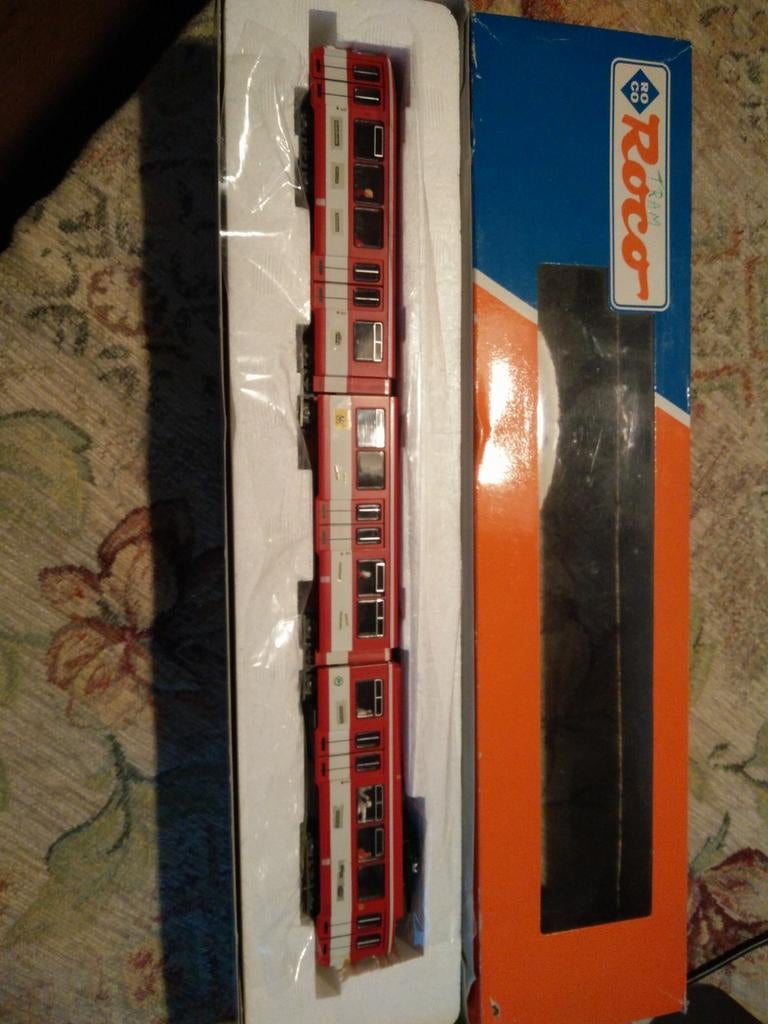 Roco driedelige tram, Hobby en Vrije tijd, Modeltreinen | H0, Ophalen of Verzenden, Nieuw, Gelijkstroom, Roco