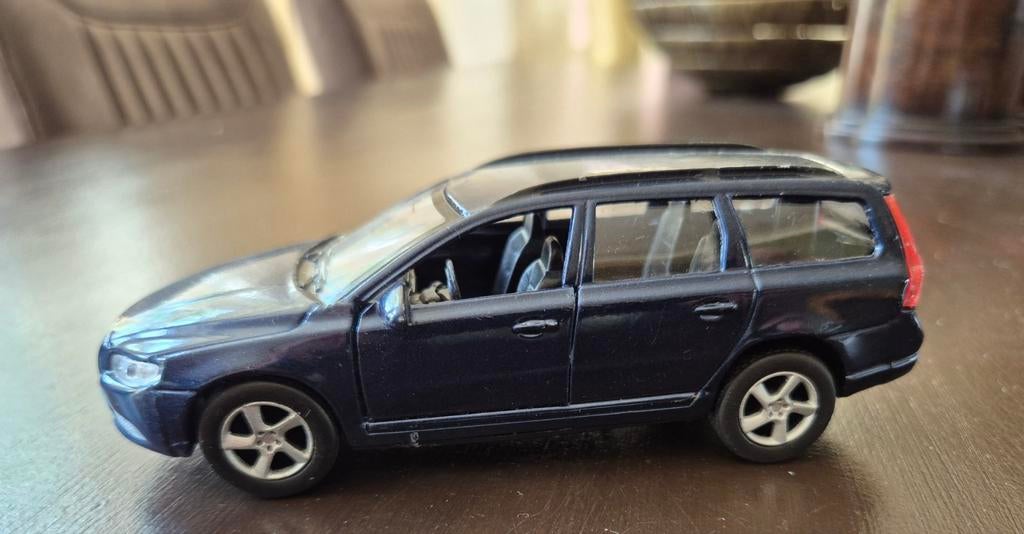 Volvo V70 modelauto schaal 1/35 - Blauw, Ophalen of Verzenden, Gebruikt, Auto, Overige merken