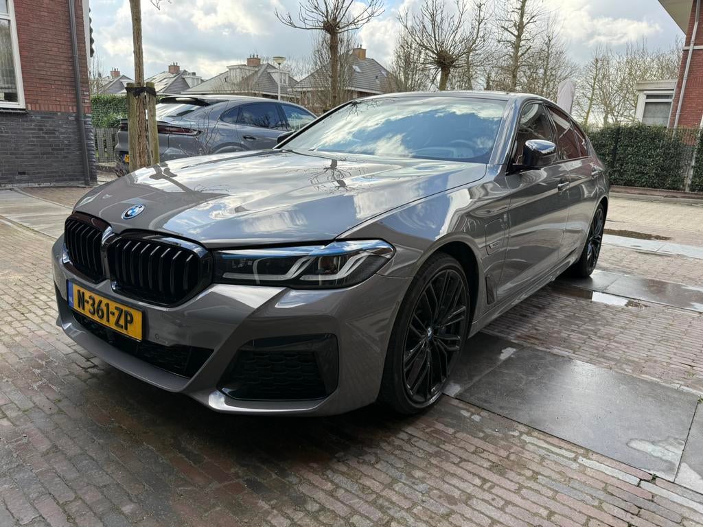BMW 545e xDrive M Sport Sedan – 394 pk – Full Option –, Auto's, BMW, Particulier, 5-Serie, 360° camera, 4x4, ABS, Achteruitrijcamera