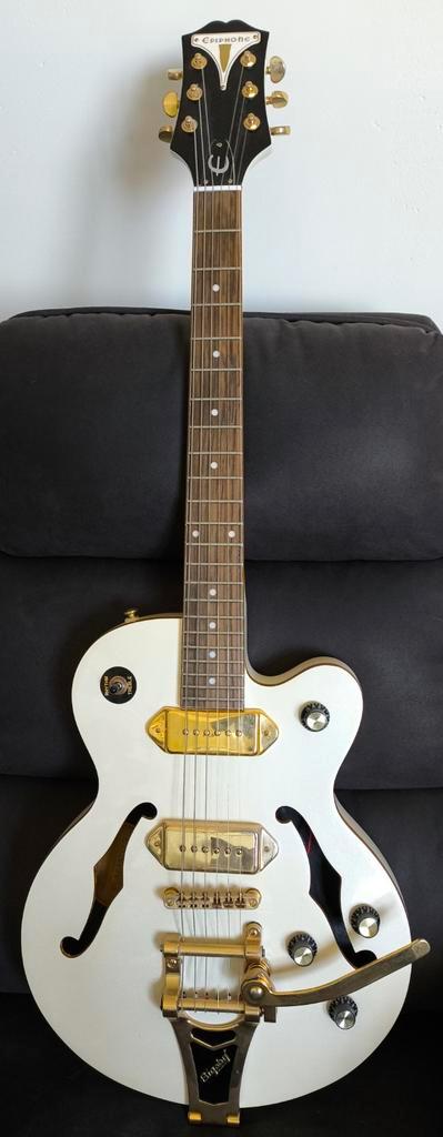 Epiphone Wildkat Royale Pearl White (Limited Edition), Muziek en Instrumenten, Snaarinstrumenten | Gitaren | Elektrisch, Zo goed als nieuw