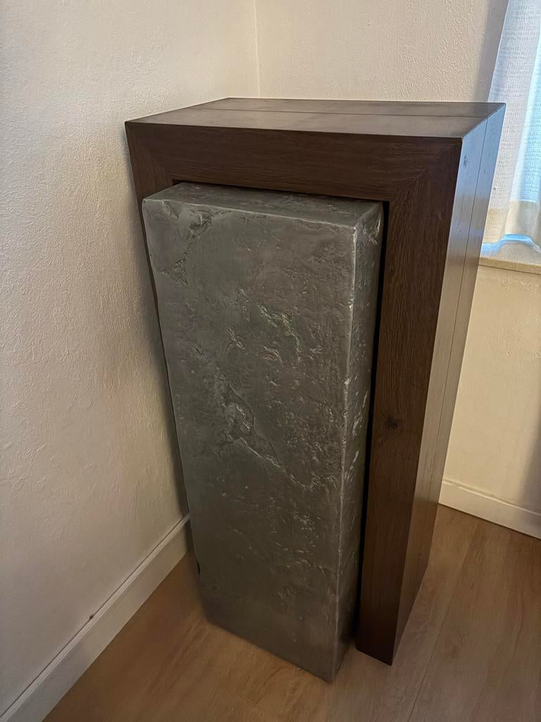 Hoge kast bijzet tafel zuil met houten ombouw, Ophalen of Verzenden, Gebruikt, Overig