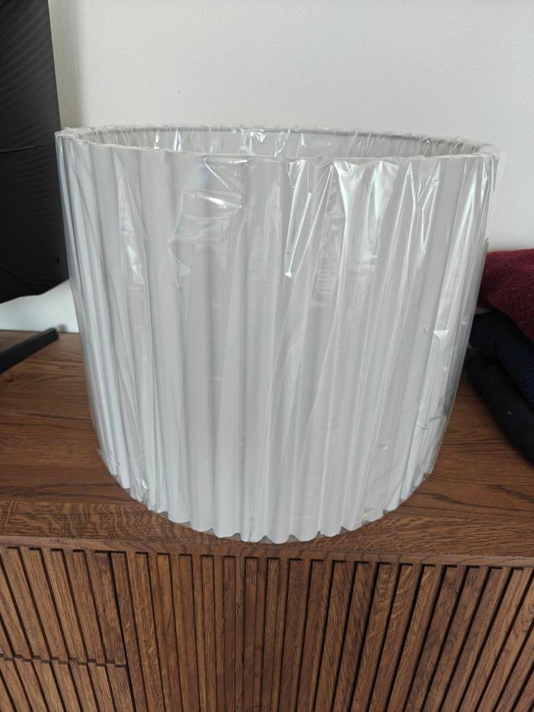 Nieuwe Sarita hanglampenkap Olucia - Wit, nog in plastic, 25 tot 50 cm, Wit, Rond, Nieuw