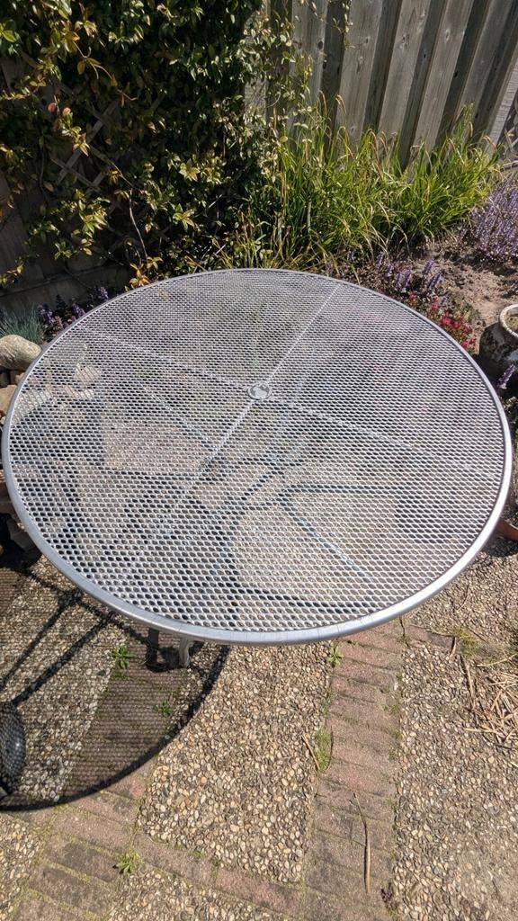 Metalen tuintafel, rond, zilverkleurig, Ophalen