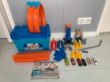 Hot Wheels Baan + Opbergbox beschikbaar voor biedingen
