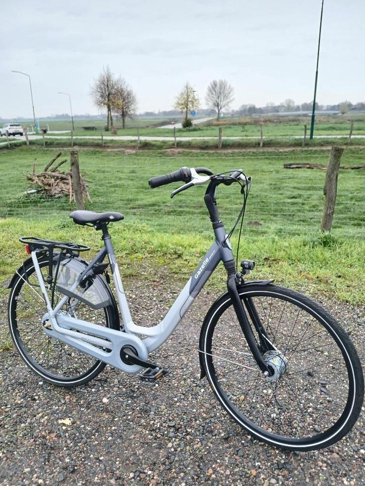 GAZELLE GRENOBLE C8 - NIEUWSTAAT - FRAME 57 CM / 8 NAAF, Fietsen en Brommers, Fietsen | Dames | Damesfietsen, Zo goed als nieuw