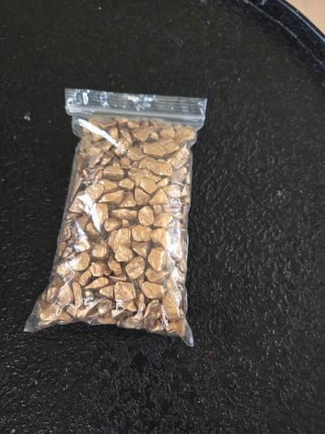 Gouden Decoratieve Steentjes beschikbaar voor biedingen
