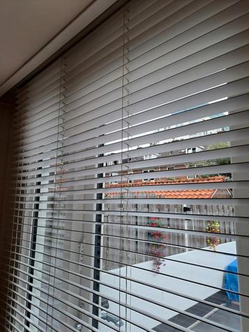 Shutters  beschikbaar voor biedingen