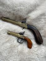 Antiek percussie pistool 2x van voor 1870 onklaar, Verzenden