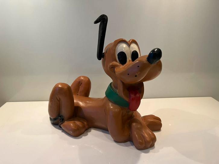 Zelfzaam en oud stenen beeld van Pluto! 40cm lang!, Verzamelen, Disney, Gebruikt, Beeldje of Figuurtje, Goofy of Pluto, Ophalen
