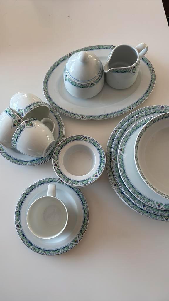 Servies AZberg, Huis en Inrichting, Keuken | Servies, Zo goed als nieuw, Compleet servies, Overige stijlen, Overige materialen