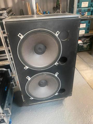Stage Accompany baskast beschikbaar voor biedingen