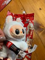 Coca-Cola labubu hij zingt en heeft lichtjes, Ophalen of Verzenden, Nieuw