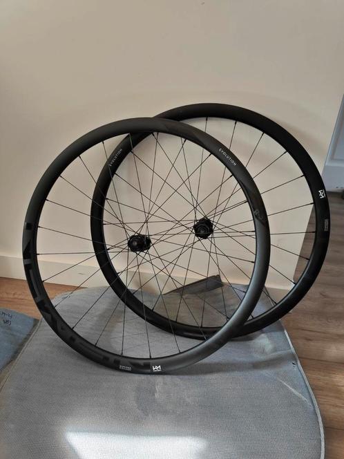 Newmen Evolution SL R.32 Wielset - Racefiets, Fietsen en Brommers, Fietsonderdelen, Zo goed als nieuw, Racefiets, Wiel, Ophalen