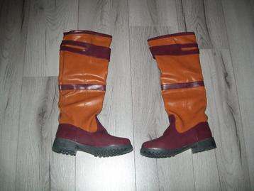 Nieuwe stallaarzen ruilen of bieden beschikbaar voor biedingen