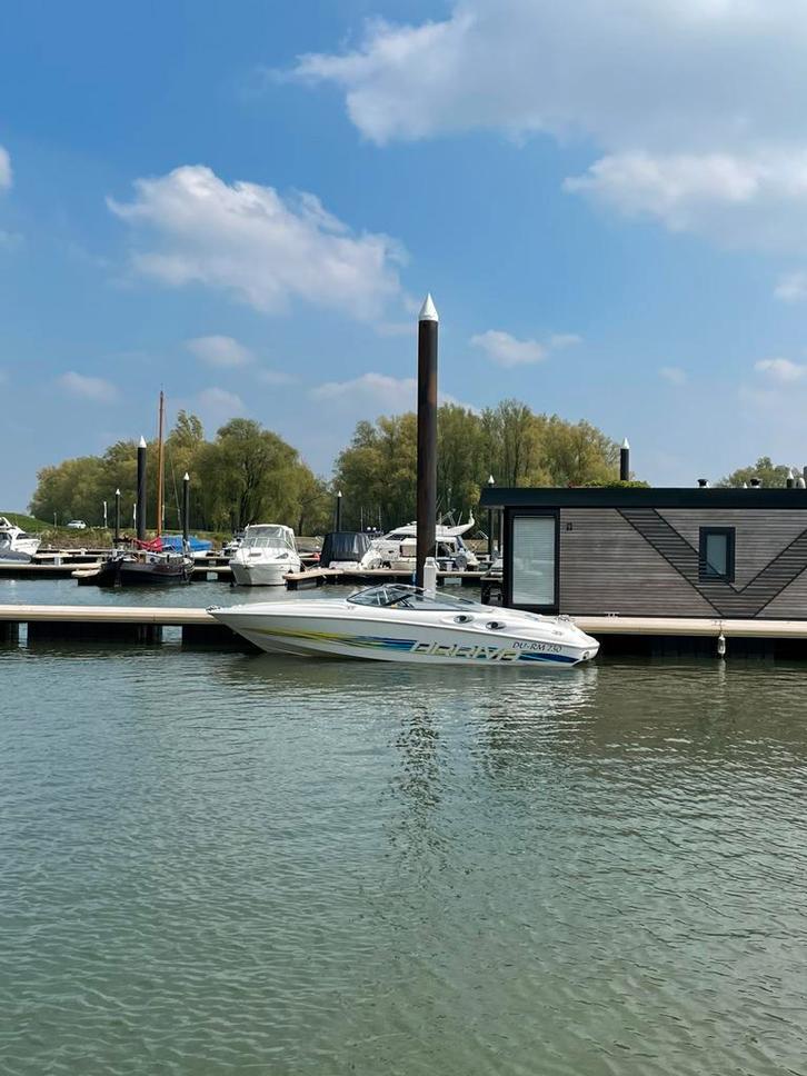 Arriva 2252 Last call 09.2025, Watersport en Boten, Speedboten, Zo goed als nieuw, 6 meter of meer, Benzine, 200 pk of meer, Polyester