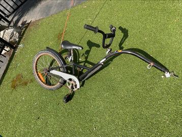 Kinderaanhangfiets beschikbaar voor biedingen