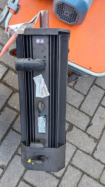 lenze servomotor MCA21X35 RVOF2 B38R ST5F10N R0SR beschikbaar voor biedingen