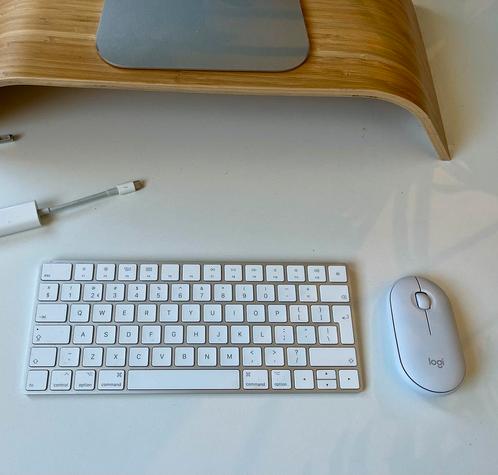 Apple Magic keyboard, zgan in org. doos A2450, Computers en Software, Toetsenborden, Zo goed als nieuw, Qwerty, Draadloos, Ophalen of Verzenden