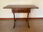 vintage hangoortafeltje bijzettafel met lade uit England, Ophalen