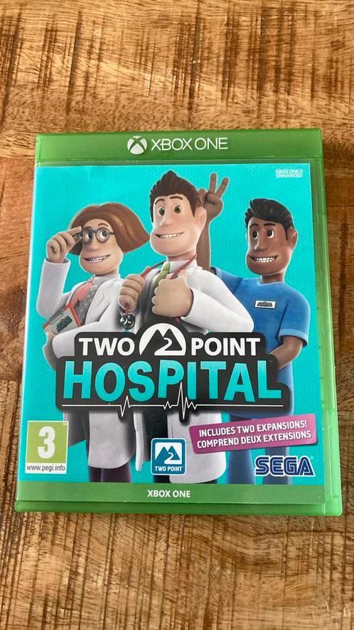 Two Point Hospital, Spelcomputers en Games, Games | Xbox 360, Zo goed als nieuw, Simulatie, 1 speler, Vanaf 12 jaar, Ophalen of Verzenden