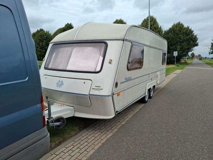 Mooie caravan merk award 8040, Caravans en Kamperen, Caravans, Particulier, tot en met 4, Overige merken, Ophalen