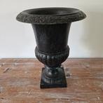 Zwart gietijzeren vaas. 31 cm hoog. 5,7 kilo, Tuin en Terras, Tuinvazen, Ophalen, Zo goed als nieuw