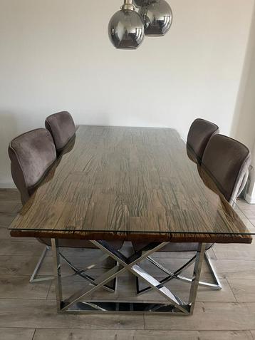 Salon + eettafel + stoelen  beschikbaar voor biedingen