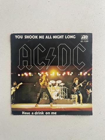AC/DC - You shook me all night long (7 inch) beschikbaar voor biedingen
