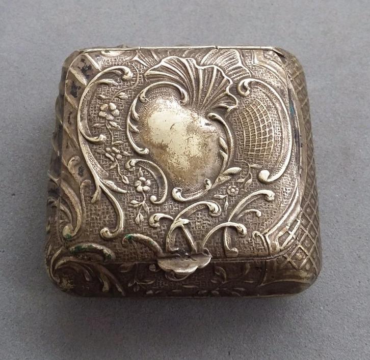 Om 1900 - 1925 Rozenkrans Doosje in Rococo Stijl Religie, Verzamelen, Religie, Gebruikt, Christendom | Katholiek, Overige typen