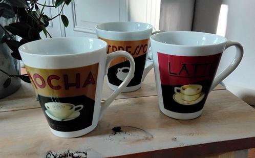 3 mokken  - espresso - latte - mocha - kleine issues, Huis en Inrichting, Keuken | Servies, Gebruikt, Kop(pen) en/of Schotel(s)