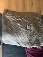 Gucci driehoek sjaal, Kleding | Dames, Gucci, Ophalen of Verzenden, Zo goed als nieuw, Sjaal