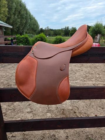 Springzadels, dressuurzadel, veelzijdigheid ponyzadels  beschikbaar voor biedingen