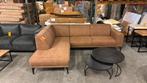 Hoekbank cognac stof. 195x255 cm , Heerlijke zit, Ophalen, Stof, 250 tot 300 cm, Hoekbank