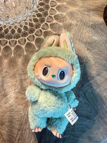 Popmart macaron labubu green grape beschikbaar voor biedingen