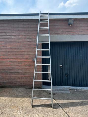 Diverse Aluminium ladders Aluminium trappen 4.30m tot 2.70m beschikbaar voor biedingen