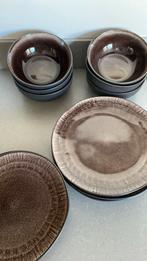 Bruin aardewerk servies. Retro look., Ophalen of Verzenden, Zo goed als nieuw, Bord(en), Overige stijlen