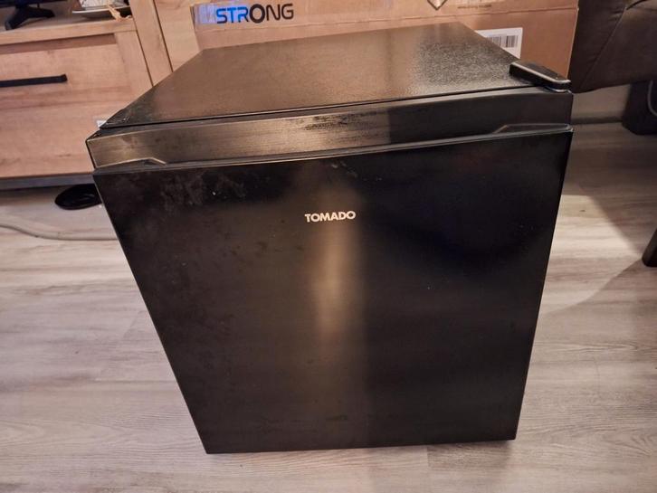Tomado TFM4401B Mini Vriezer - 34 Liter, Witgoed en Apparatuur, Koelkasten en IJskasten, Gebruikt, Met aparte vriezer, Minder dan 75 liter