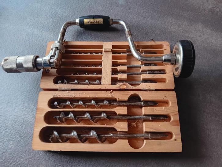 Oude handboor met boren, Doe-het-zelf en Verbouw, Gereedschap | Handgereedschap, Zo goed als nieuw, Ophalen of Verzenden