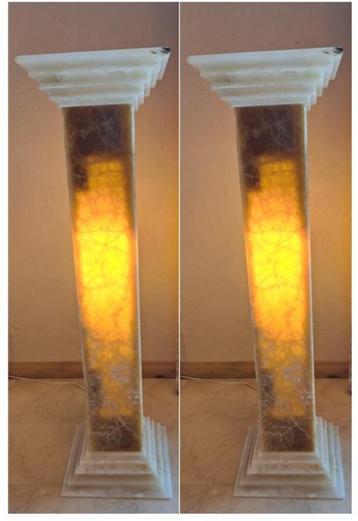 2 Marmeren zuil incl. verlichting/Marble columns with lights beschikbaar voor biedingen